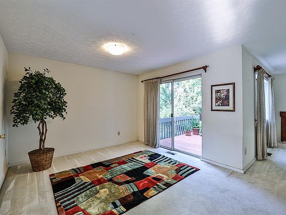5th image of 66 Twin Lakes Dr