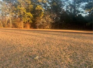 Greenbrier Ln, Red Springs, NC 28377