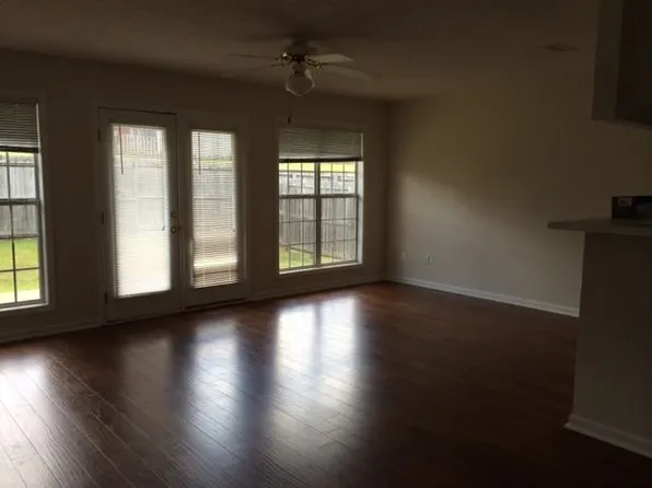 214 Foxchase Ln, Enterprise, AL 36330