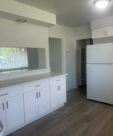 570 N Hollenbeck Ave #0 — Photo 2