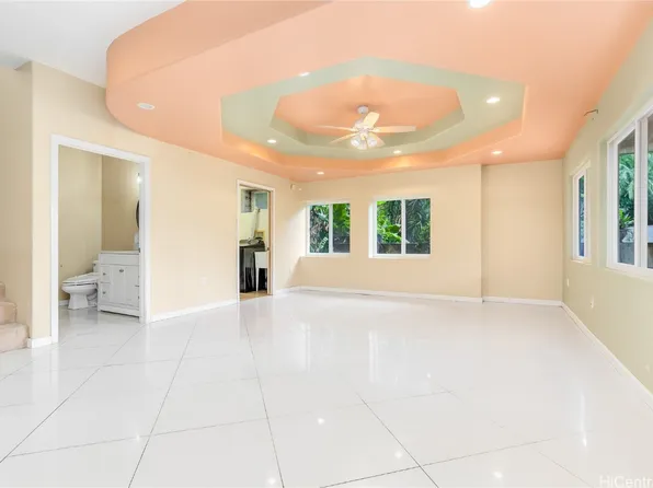 1633 Kalaepaa Dr, Honolulu, HI 96819