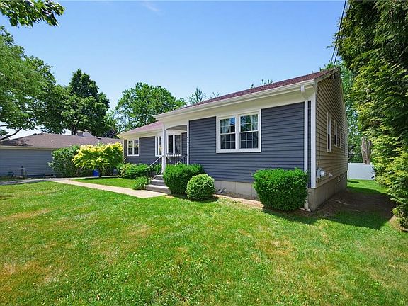 3rd image of 34 Foxhill Ave