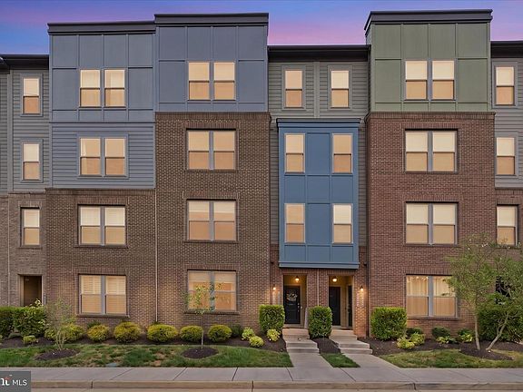 3rd image of 9815 Ames Dr