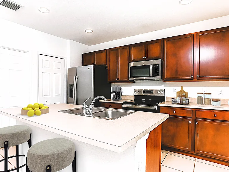 2911 NW Treviso Cir — Photo 4