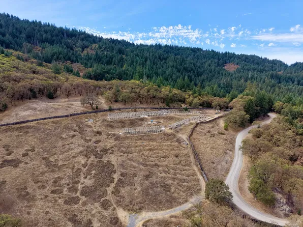 250 Sanicula Rd, Mad River, CA 95552