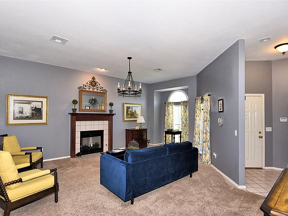 3rd image of 1004 N Willow Ave N