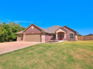 708 Colbert St, Tuttle, OK 73089