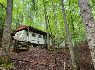 271 31st St, Ellijay, GA 30540