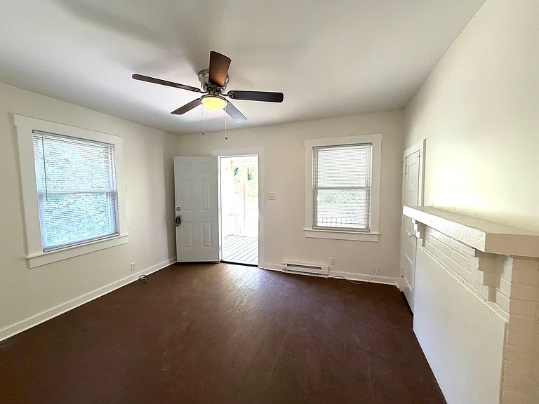 211 Dennis St — Photo 5