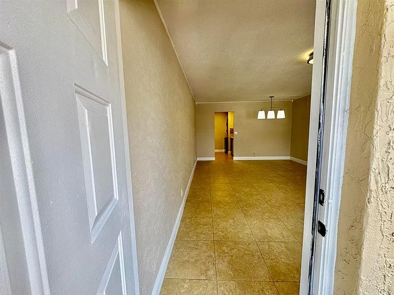 10008 Twin Lakes Dr #36-A — Photo 2