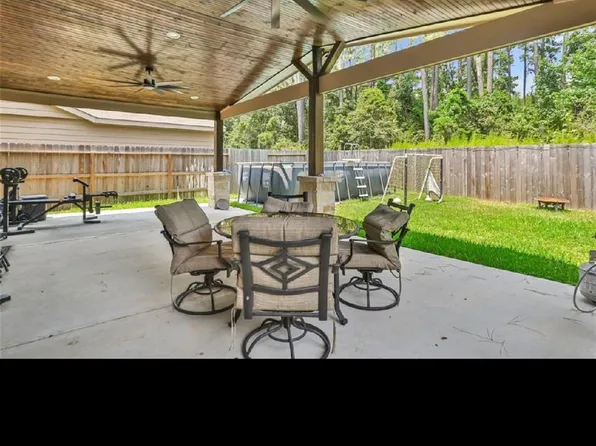 9526 Louis Phillip St, Magnolia, TX 77354