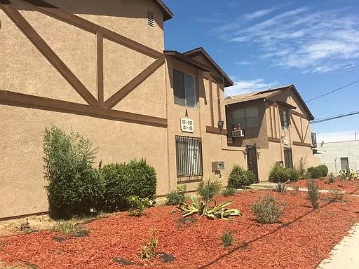 2 bed, 960 sqft, $1,925 — Photo 1