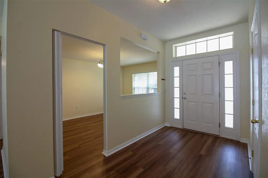 4 bed, 3.0 bath, 2116 sqft, $2,450 — Photo 3