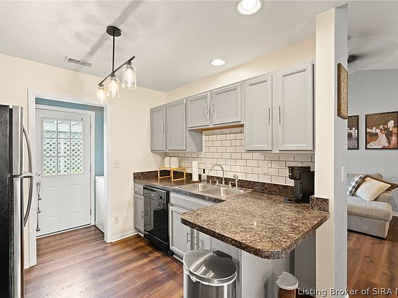 4th image of 1105 High Meadow Road