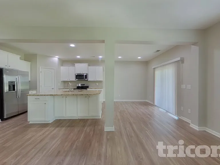 6909 Barefoot Forest Dr — Photo 2