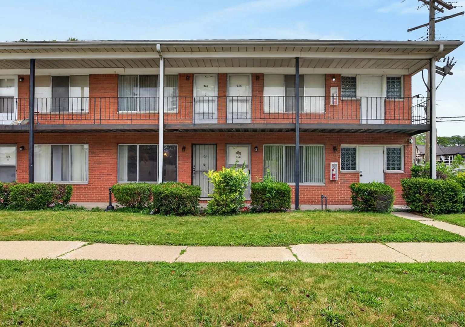 3500 Bluehill — Photo 1