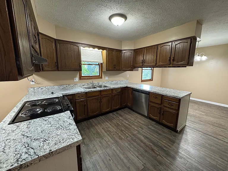 3136 Don Dr — Photo 6
