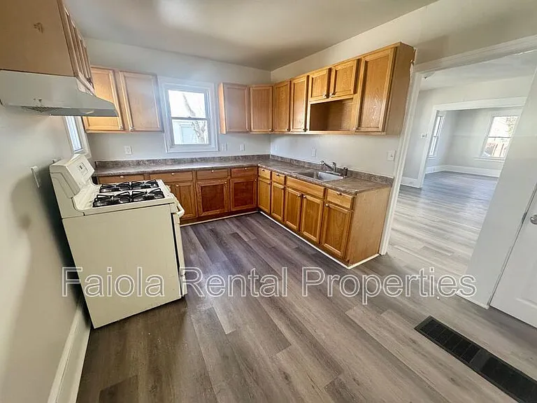 706 Buck St — Photo 5