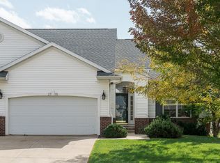 2715 Hunters Ridge Rd, Marion, IA 52302