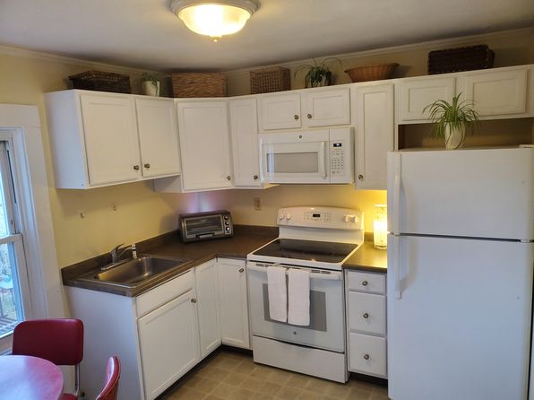 445 Bristol Ferry Rd #2