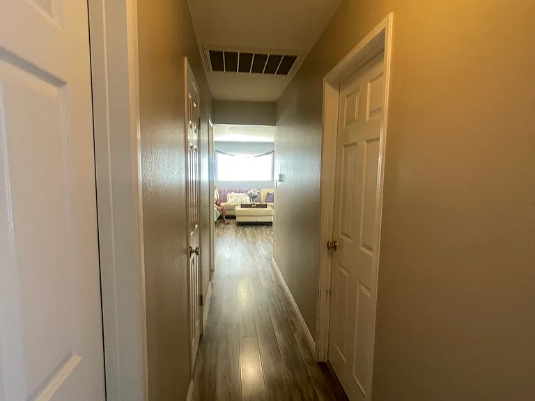 1836 Jellick Ave — Photo 7