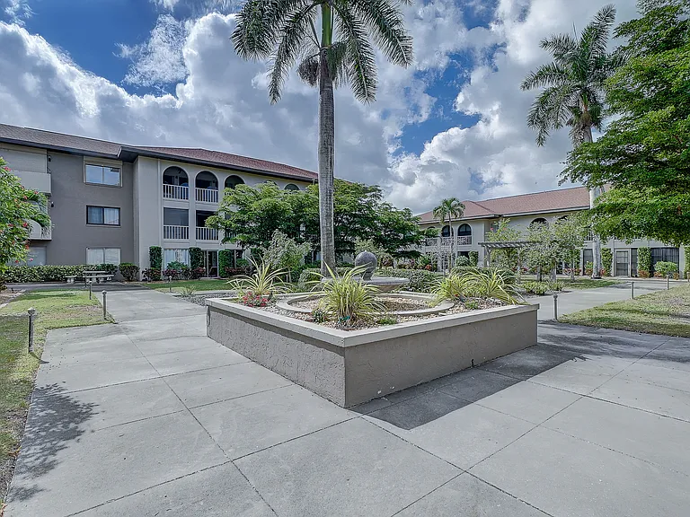 6104 Whiskey Creek Dr #101 — Photo 32