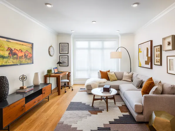 120 Gerry Rd, Chestnut Hill, MA