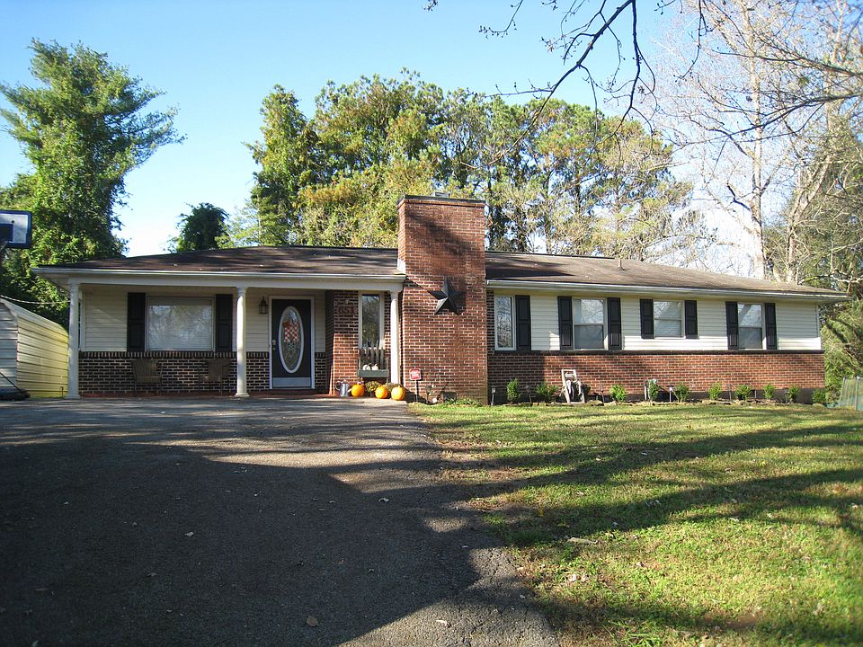 1st image of 651 Peachtree Ln