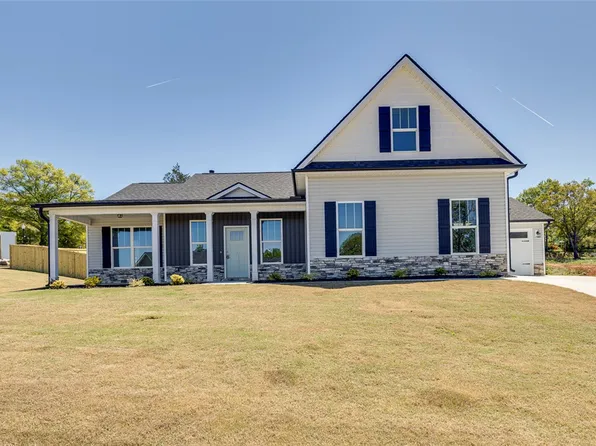 101 Powell Ct, Easley, SC 29640