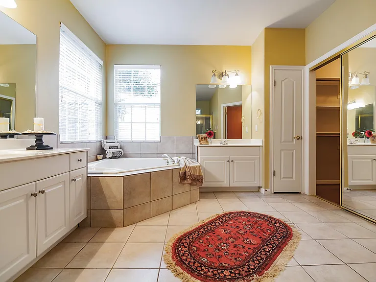 2412 Arbor Dr — Photo 12