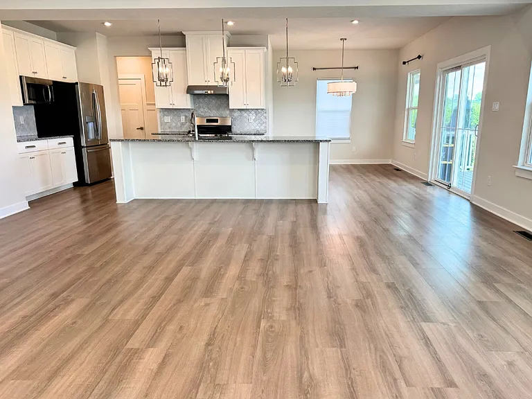 232 Regency Dr — Photo 12