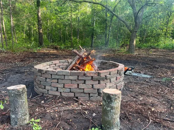 300D Sardis Rd, Ridgeland, SC 29936