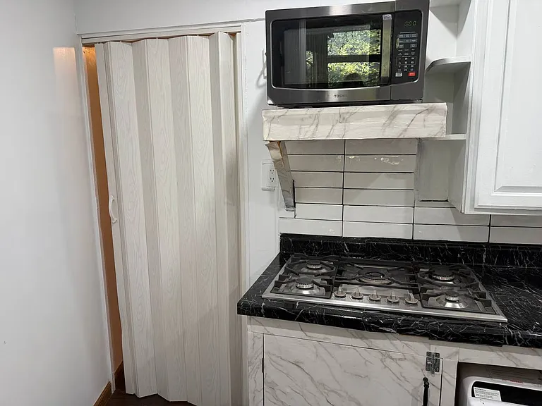 4625 Louise Ave #6 — Photo 7
