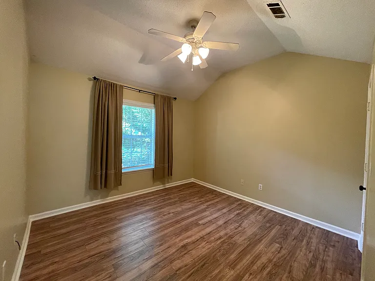 604 Huntington Pl — Photo 16