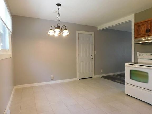 5th image of 1616 Evans Ave
