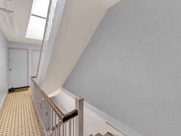 21 East 7th Street image 5 of 11