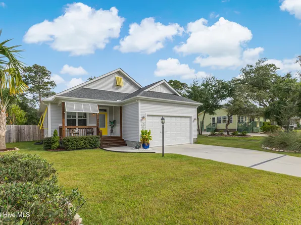 214 NE 52nd Street, Oak Island, NC 28465