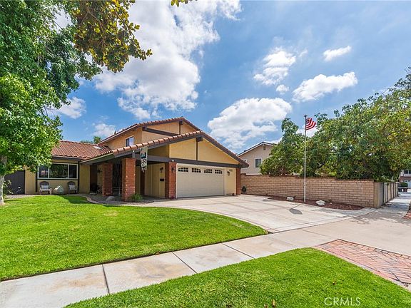 3rd image of 2522 E Diana Dr