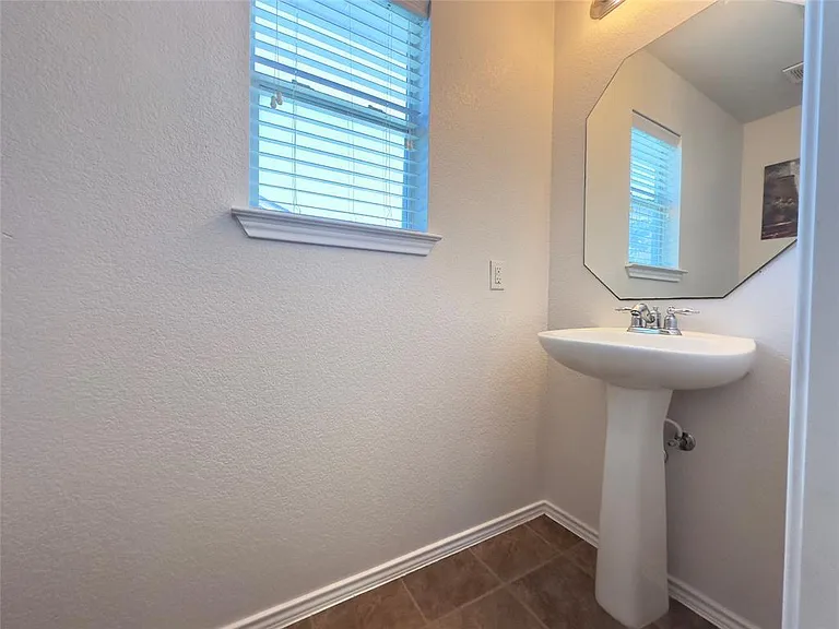 513 Rolling Oak Dr — Photo 10