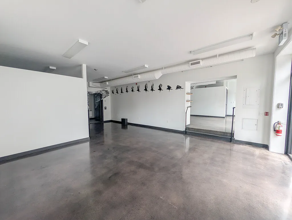 140 Caroline St S — Photo 3