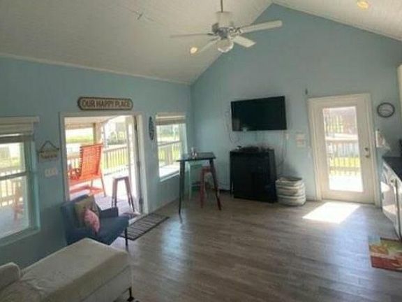 5th image of 842 Trout Blvd