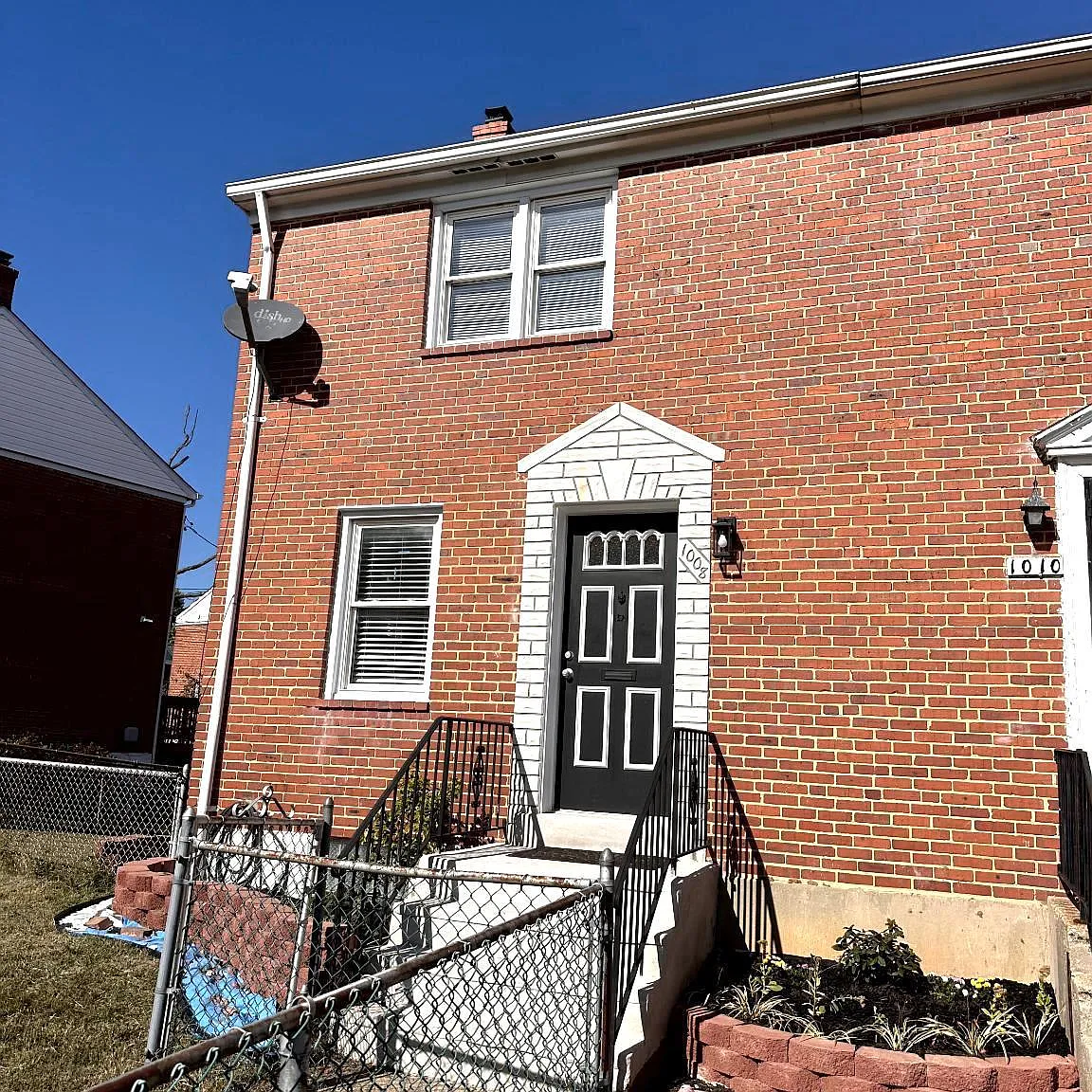 3 bed, 2.0 bath, 1732 sqft, $2,050 — Photo 1