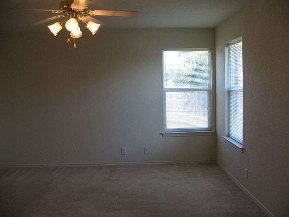 5th image of 8415 Oak Br