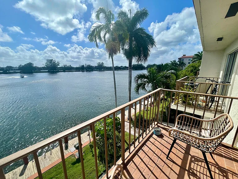1100 Crystal Lake Dr #207 — Photo 17