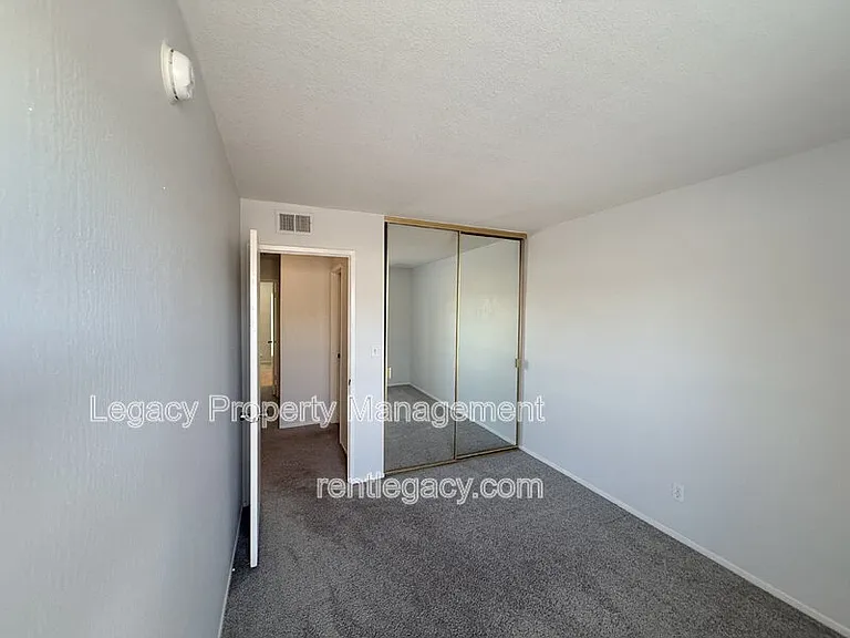 339 Bridge Pl — Photo 12