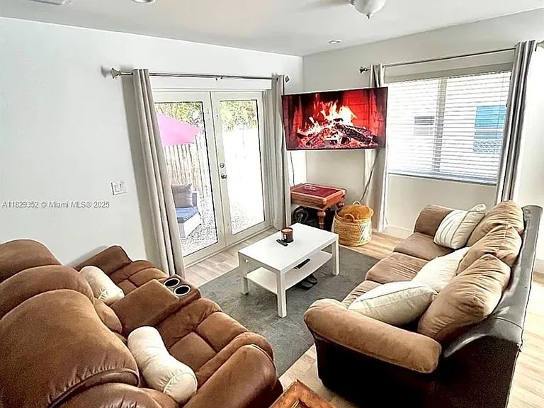 104 Poinciana Dr — Photo 6
