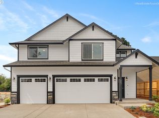 341 S 7th St, Carlton, OR 97111