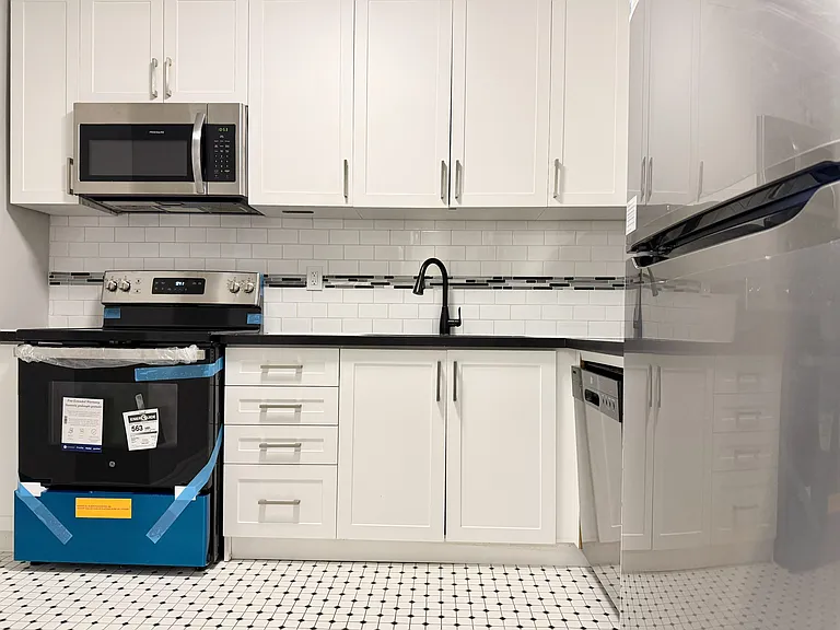 440 Rathburn Rd — Photo 10