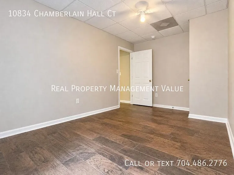 10834 Chamberlain Hall Ct — Photo 19