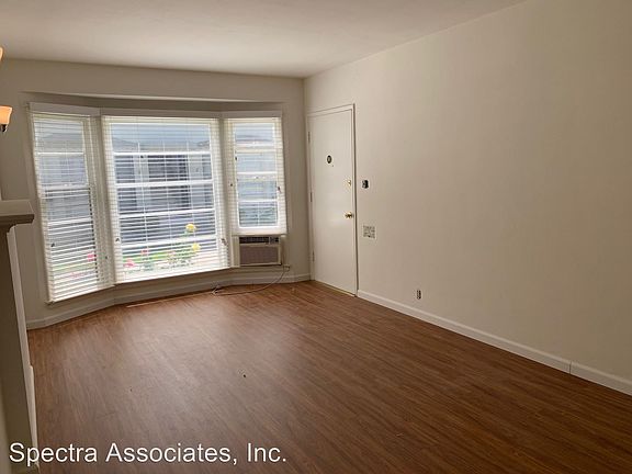 4th image of 116 S Jackson St APT E